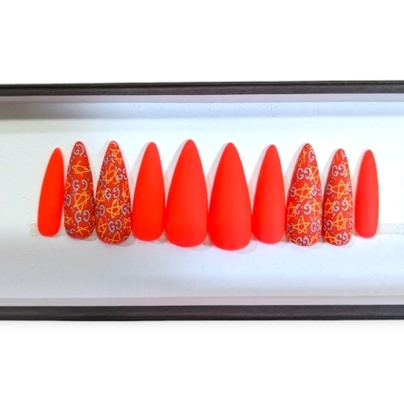 New Custom Gucci Stiletto Press On Nails Neon Matte Stiletto Handpainted Nails - Picture 4 of 4